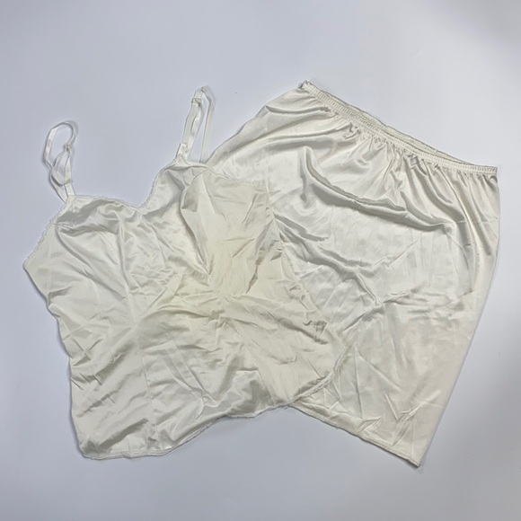 Vintage Vanity Fair White Chemise Top and Slip Skirt Size Medium - Picture 1 of 12